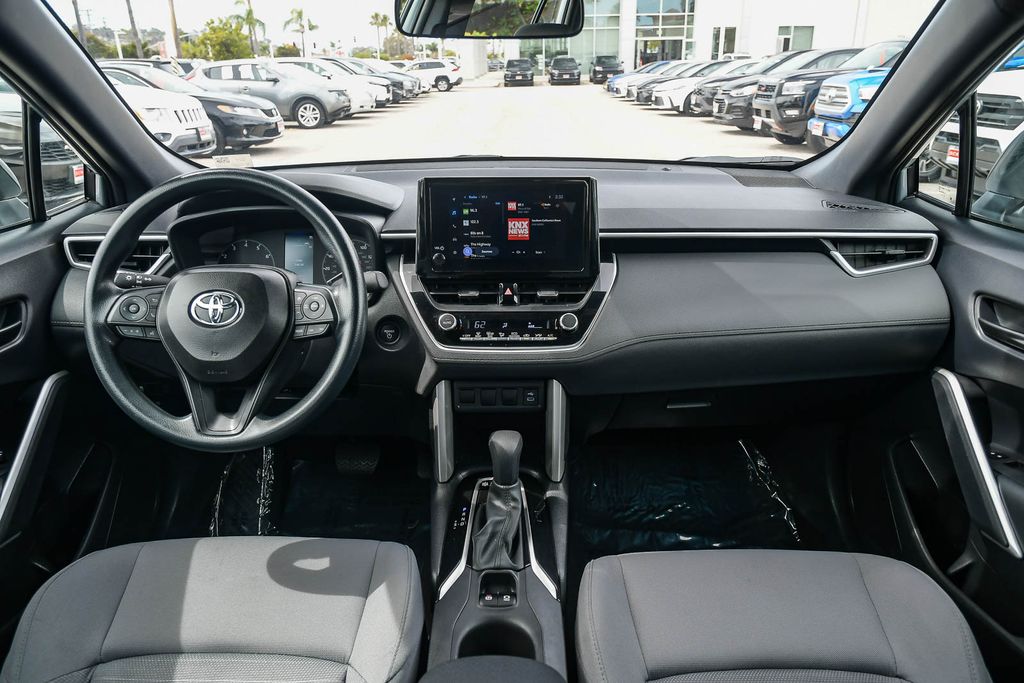 Thumbnail: 2025 Toyota Corolla Cross - 8