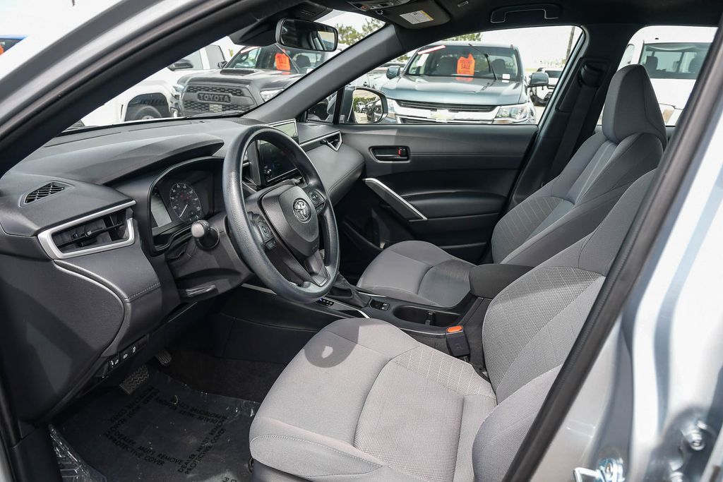 Thumbnail: 2025 Toyota Corolla Cross - 9