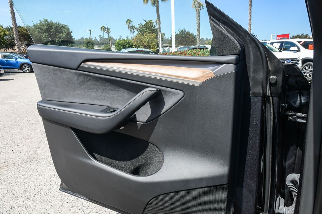 Thumbnail: 2024 Tesla Model Y - 25