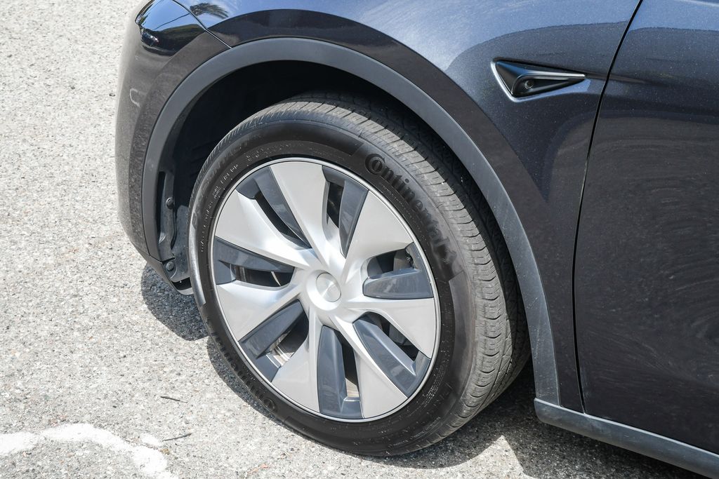 Thumbnail: 2024 Tesla Model Y - 7