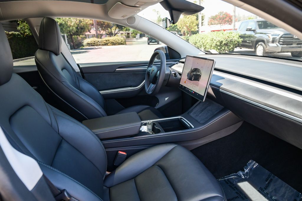 Thumbnail: 2024 Tesla Model Y - 9