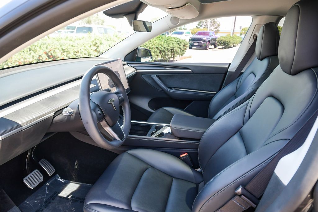 Thumbnail: 2024 Tesla Model Y - 10