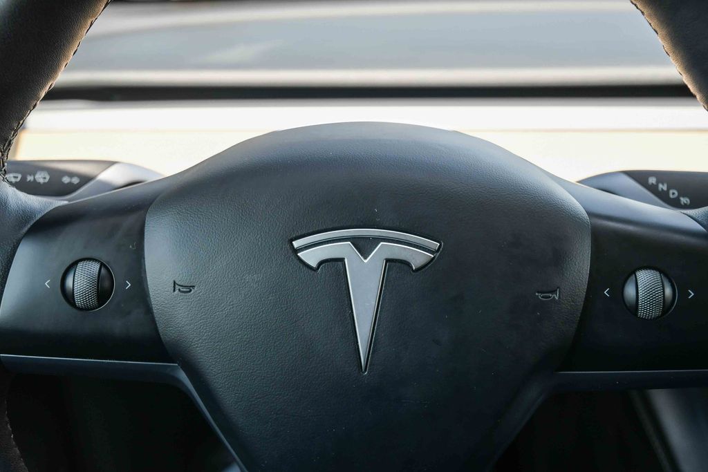 Thumbnail: 2022 Tesla Model Y - 23
