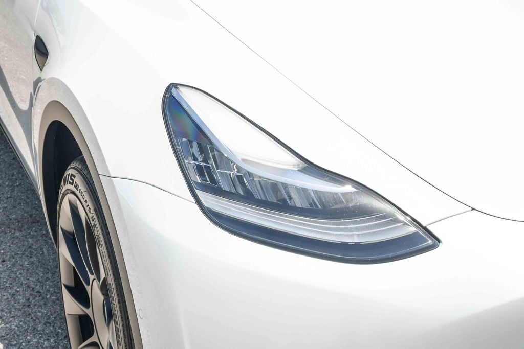 Thumbnail: 2022 Tesla Model Y - 16