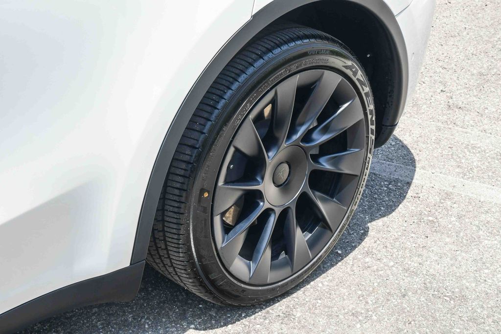 Thumbnail: 2022 Tesla Model Y - 18
