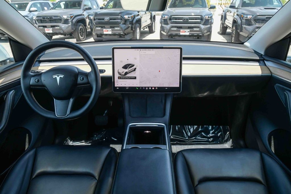 Thumbnail: 2022 Tesla Model Y - 8