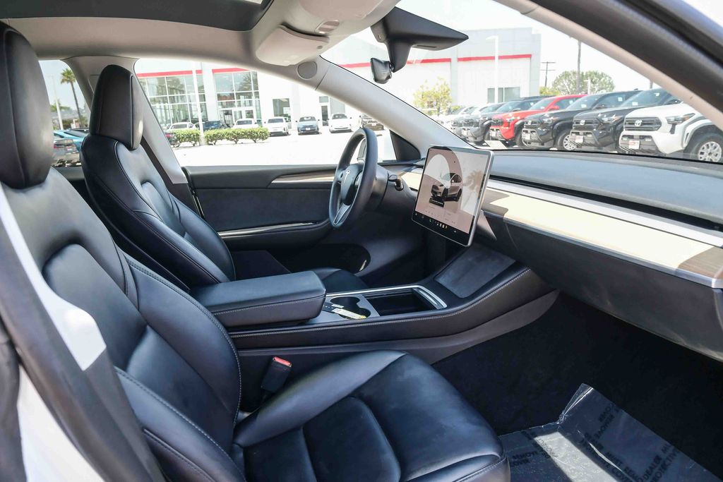 Thumbnail: 2022 Tesla Model Y - 9