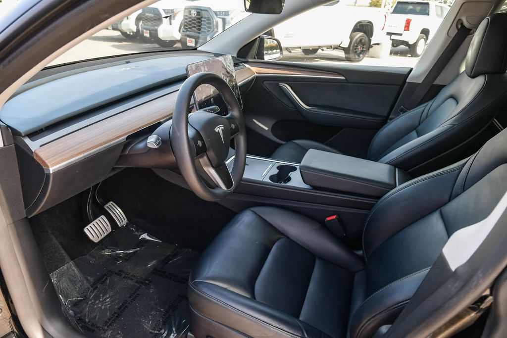 Thumbnail: 2025 Tesla Model Y - 9