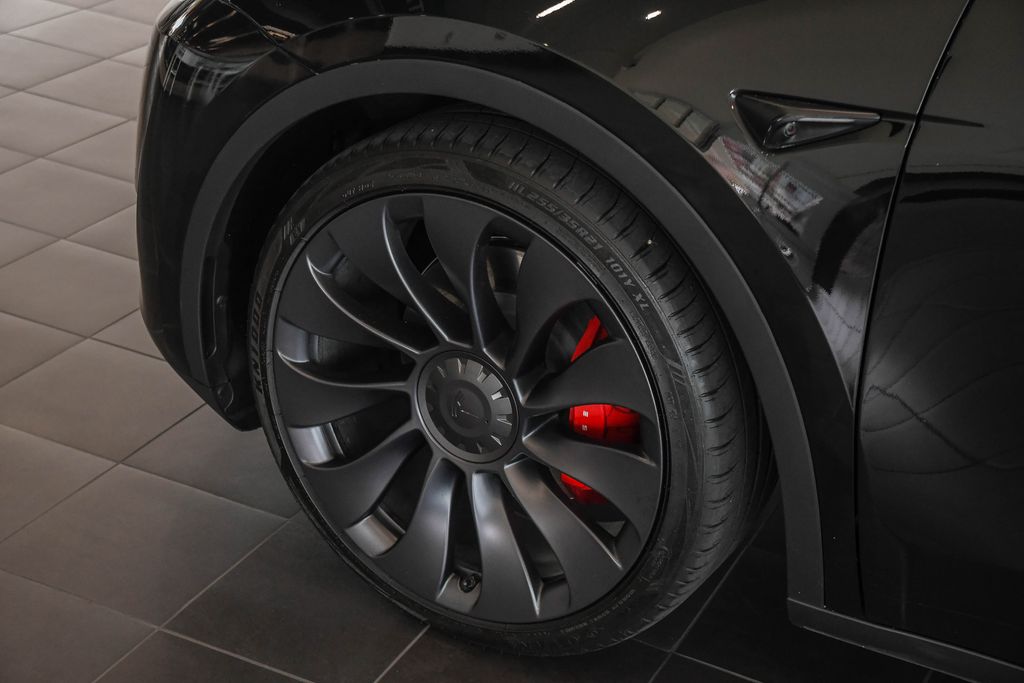 Thumbnail: 2025 Tesla Model Y - 6