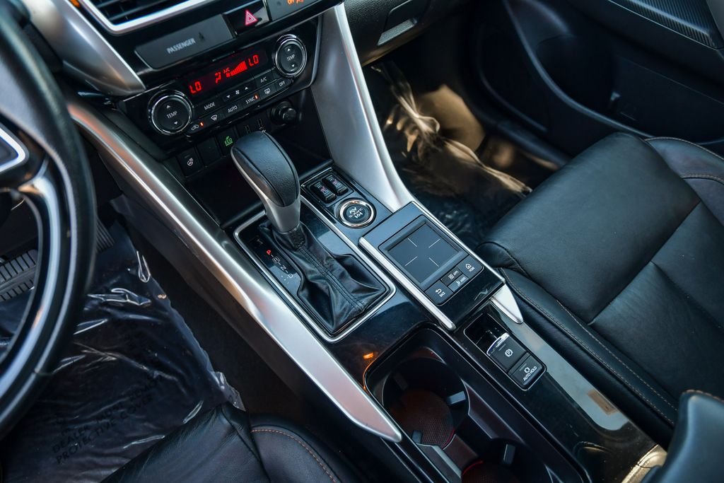 Thumbnail: 2020 Mitsubishi Eclipse Cross - 14