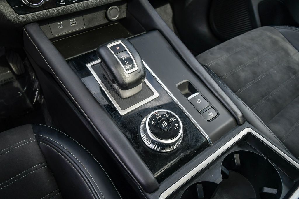 Thumbnail: 2023 Mitsubishi Outlander - 13