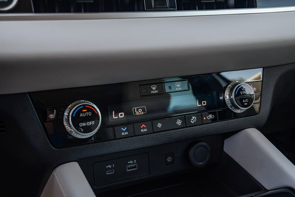 Thumbnail: 2022 Mitsubishi Outlander - 25