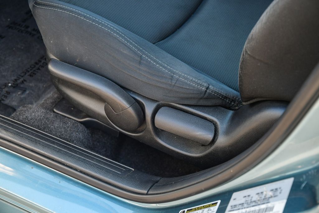 Thumbnail: 2011 Mazda Mazda3 - 27