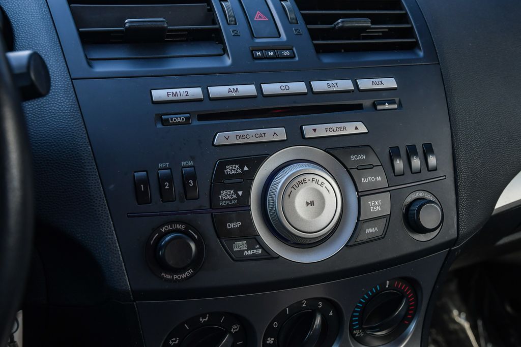Thumbnail: 2011 Mazda Mazda3 - 24