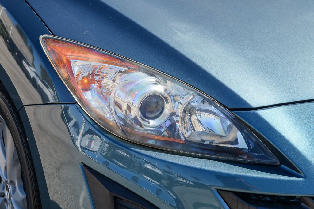 Thumbnail: 2011 Mazda Mazda3 - 17