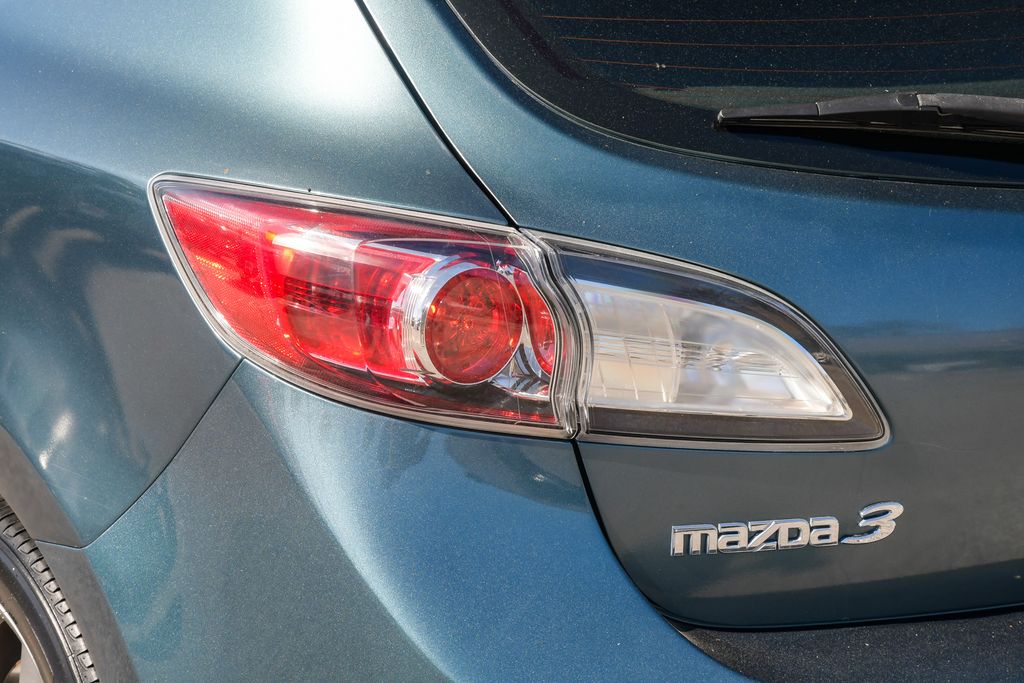Thumbnail: 2011 Mazda Mazda3 - 19
