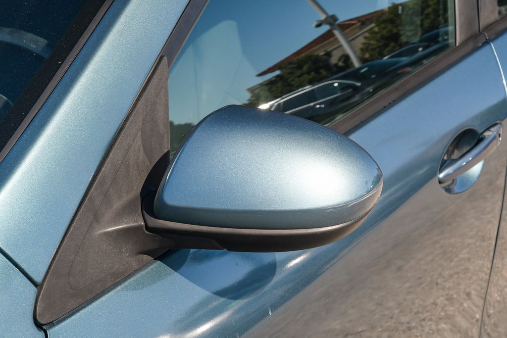 Thumbnail: 2011 Mazda Mazda3 - 18