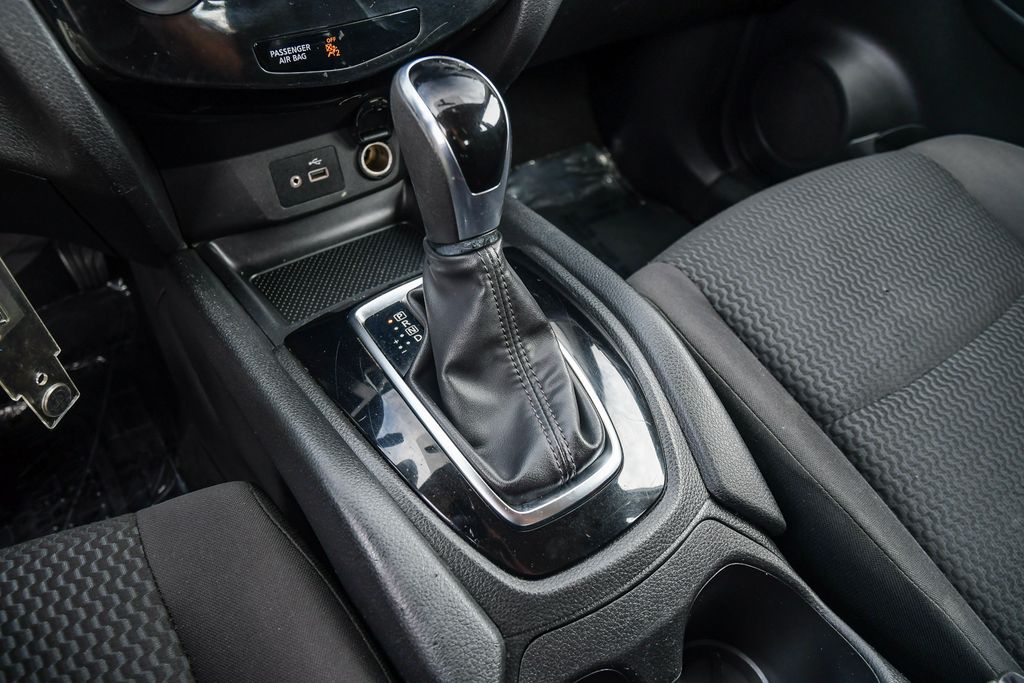 Thumbnail: 2019 Nissan Rogue Sport - 13