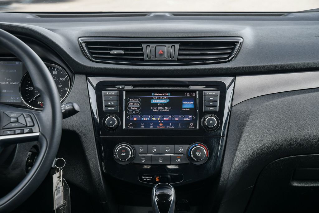 Thumbnail: 2019 Nissan Rogue Sport - 12