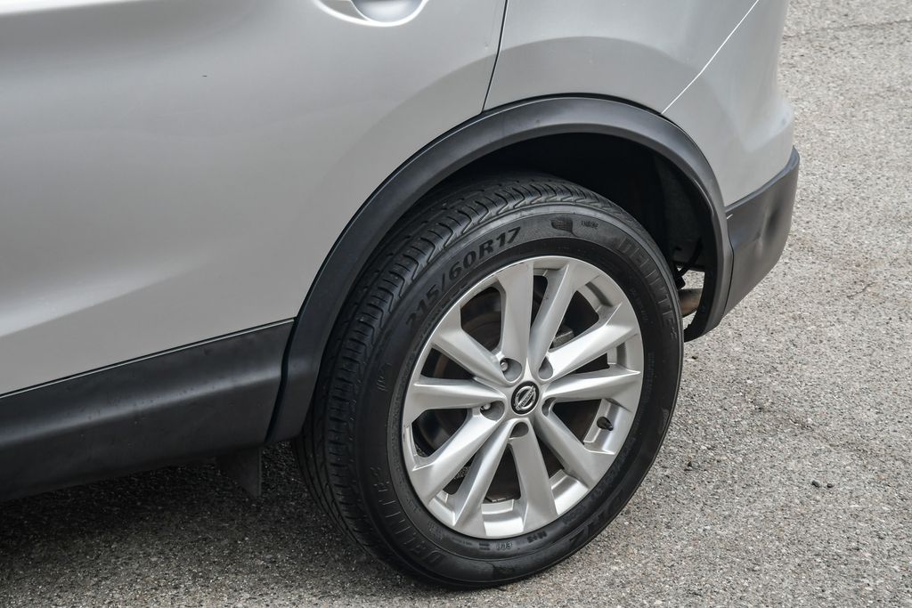 Thumbnail: 2019 Nissan Rogue Sport - 20