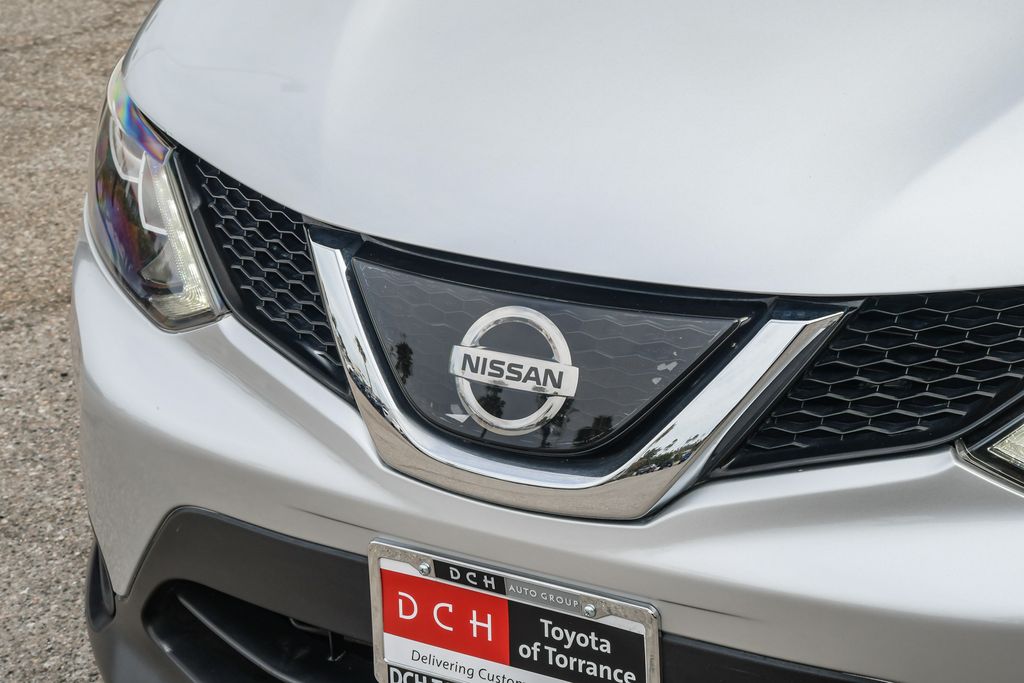 Thumbnail: 2019 Nissan Rogue Sport - 17