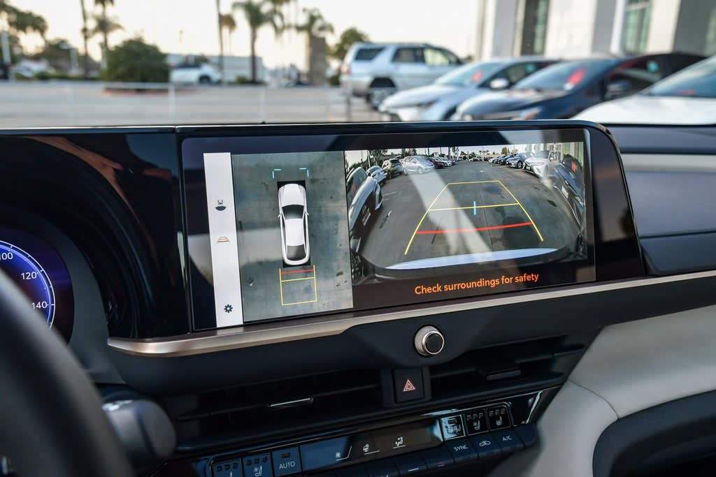 Thumbnail: 2026 Toyota Crown - 14