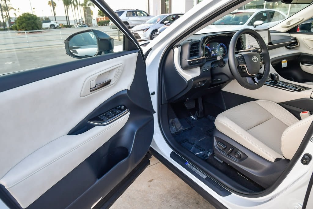 Thumbnail: 2026 Toyota Crown - 13