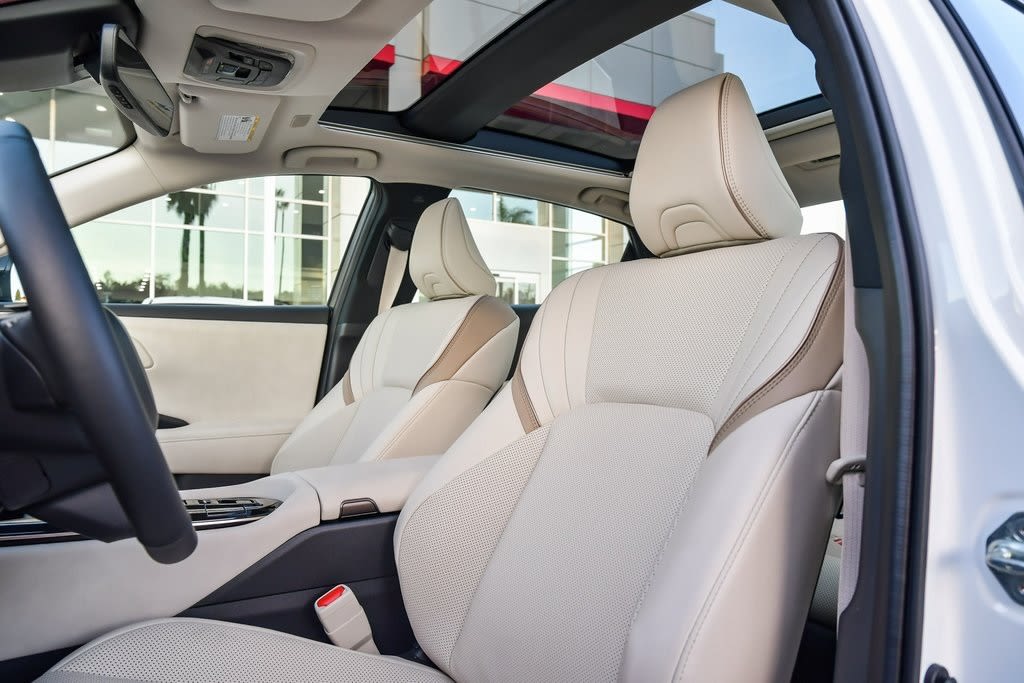 Thumbnail: 2026 Toyota Crown - 28