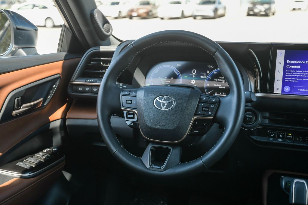 Thumbnail: 2025 Toyota Crown Signia - 2