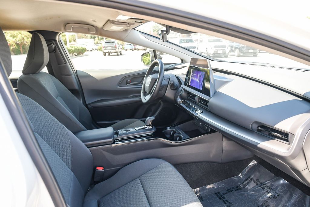 Thumbnail: 2024 Toyota Prius - 9