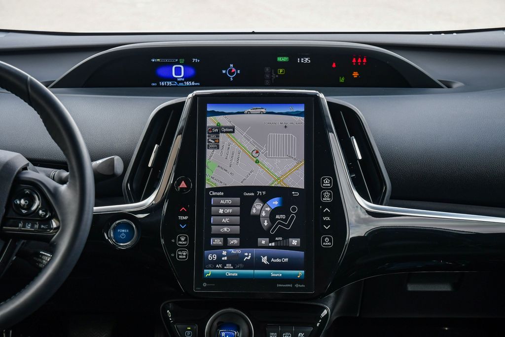 Thumbnail: 2022 Toyota Prius Prime - 13