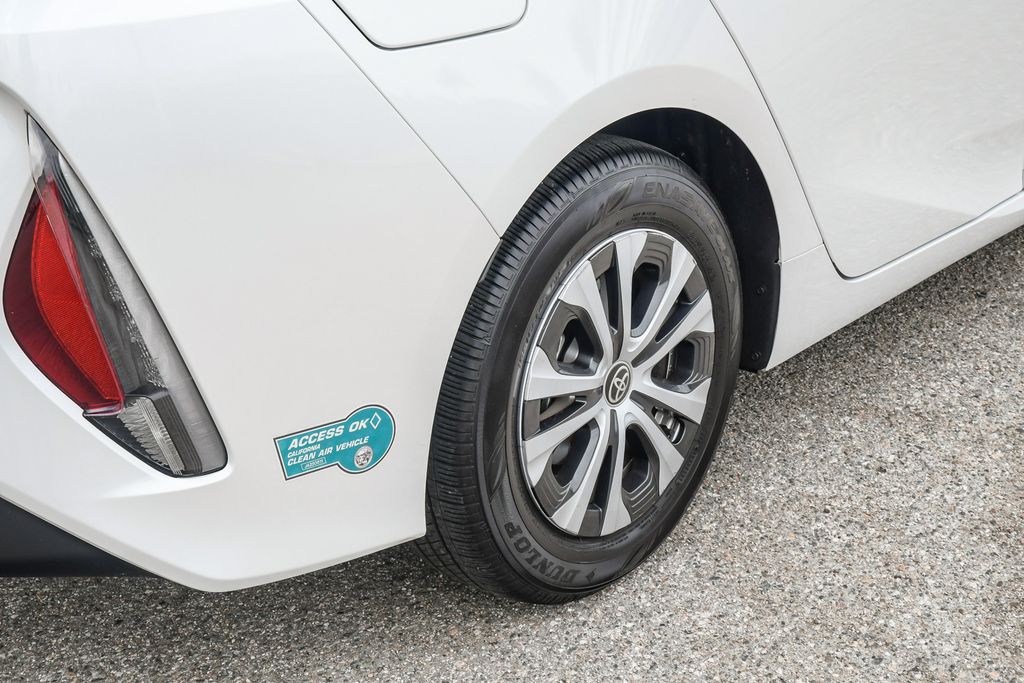Thumbnail: 2022 Toyota Prius Prime - 7
