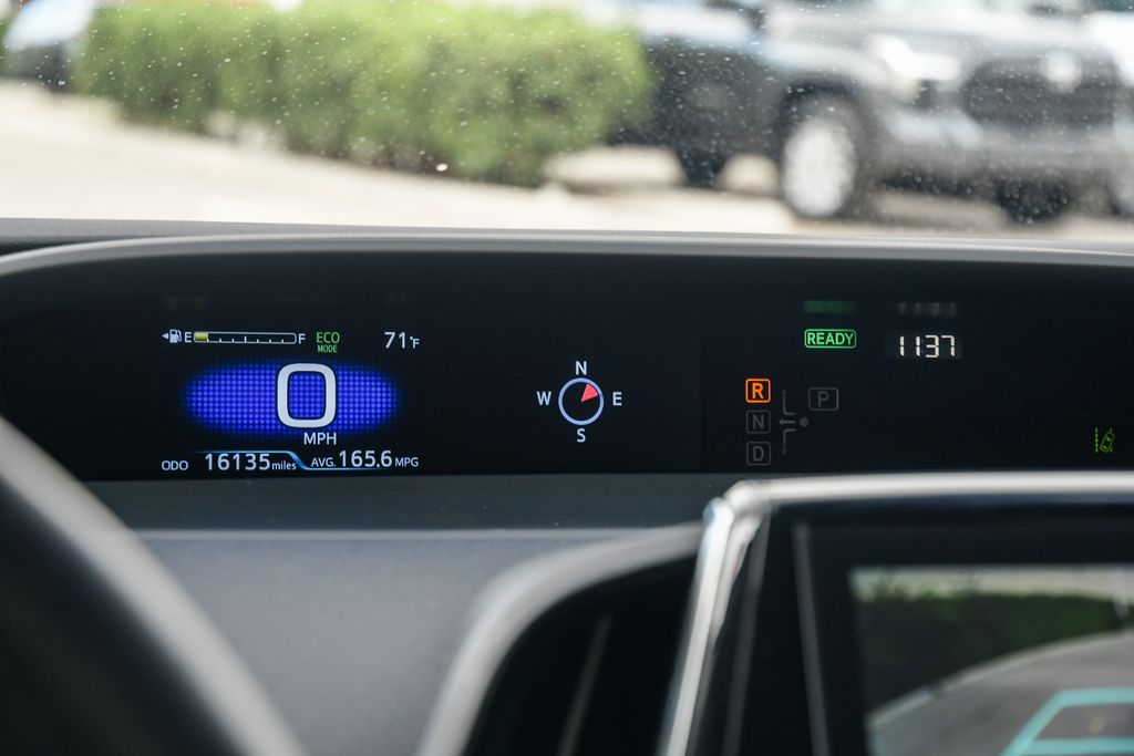 Thumbnail: 2022 Toyota Prius Prime - 24