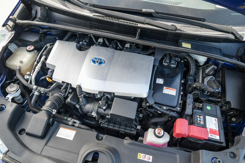 Thumbnail: 2017 Toyota Prius - 7