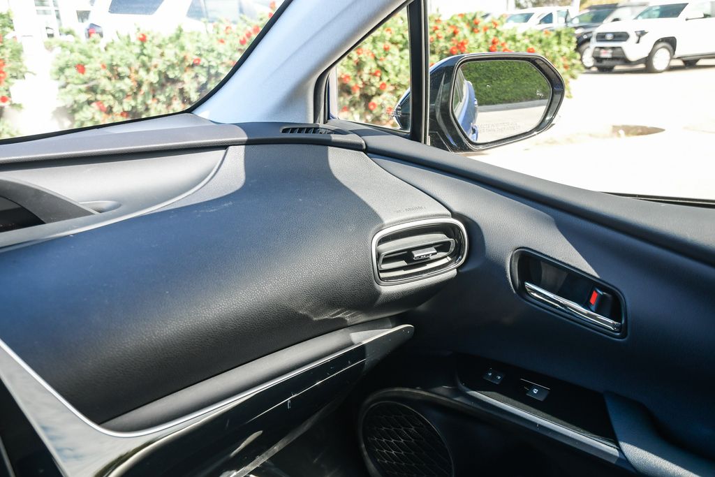 Thumbnail: 2017 Toyota Prius - 22
