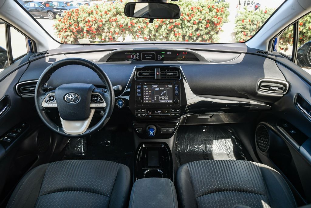 Thumbnail: 2017 Toyota Prius - 8