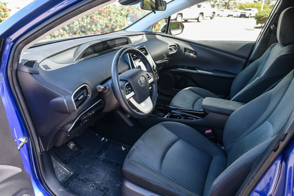Thumbnail: 2017 Toyota Prius - 10
