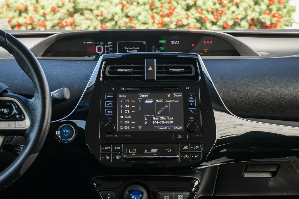 Thumbnail: 2017 Toyota Prius - 12