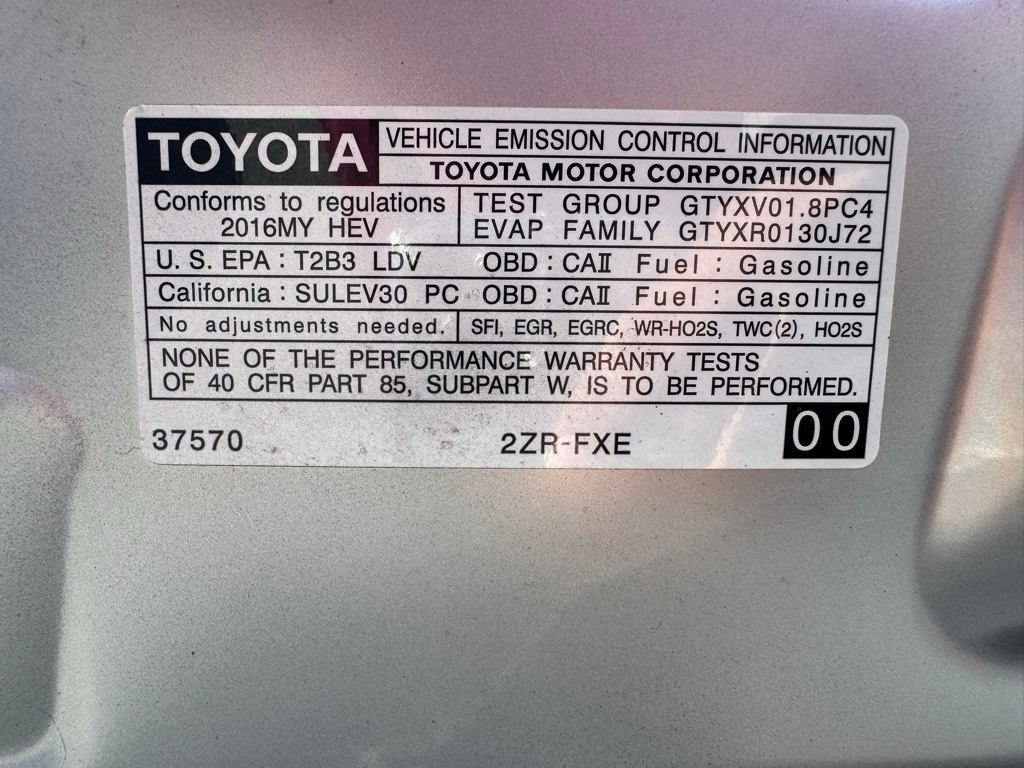 2016 Toyota Prius Three 13