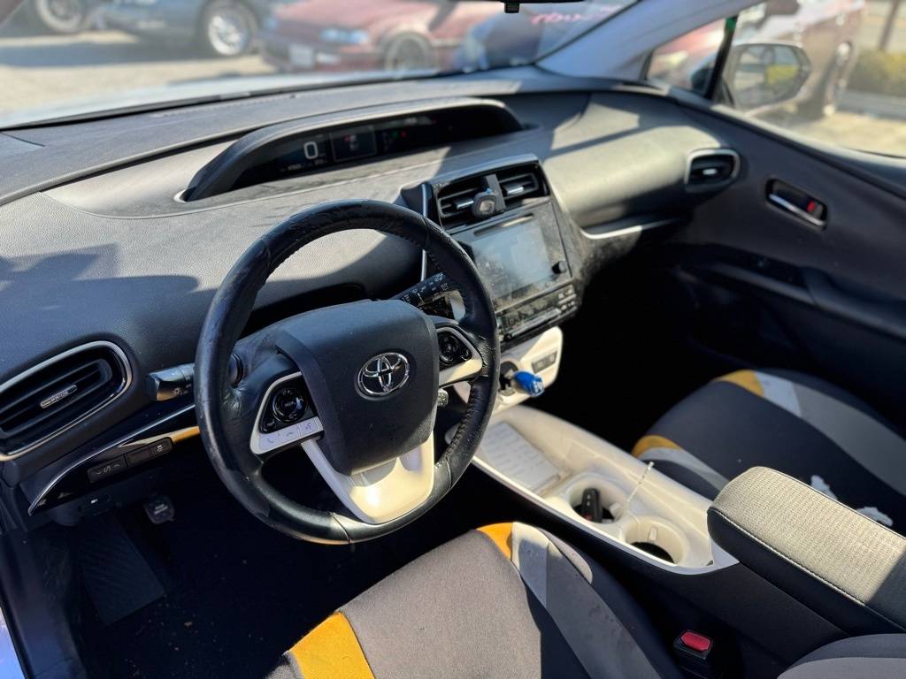 2016 Toyota Prius Three 2