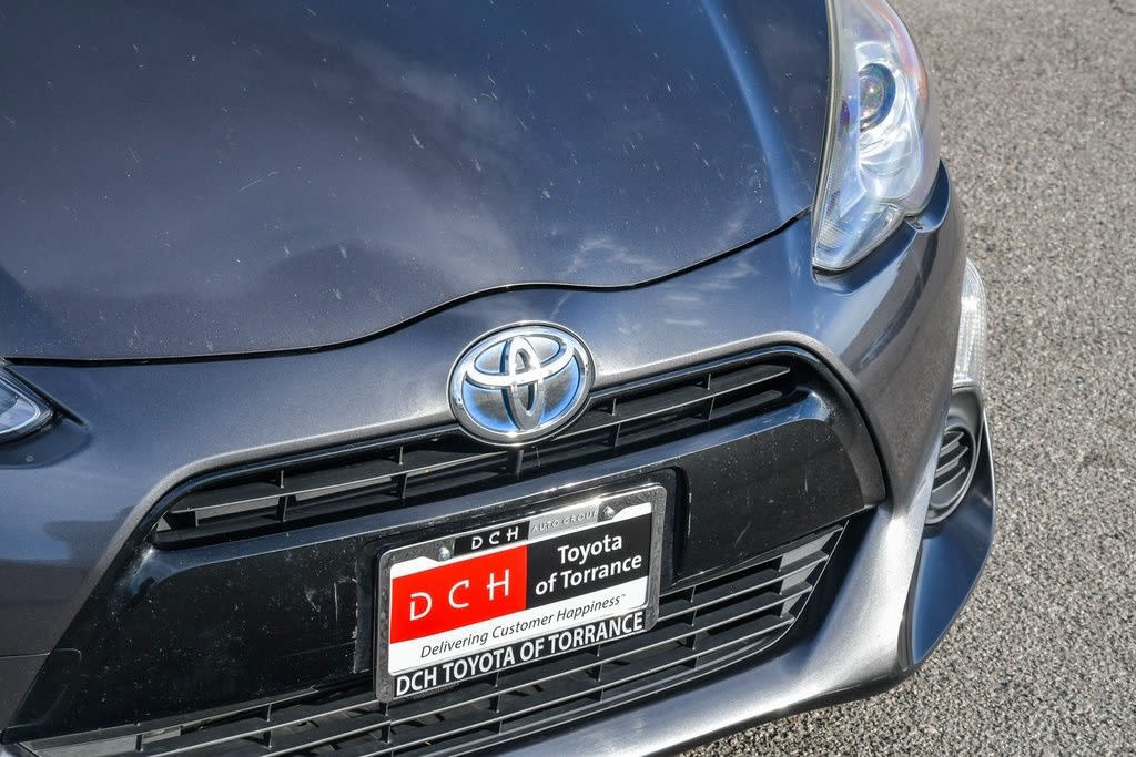 2015 Toyota Prius c Two 6