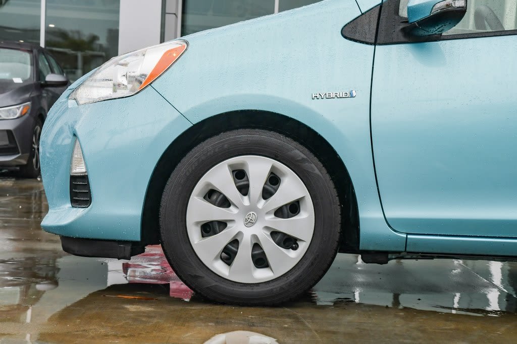 2013 Toyota Prius c  2