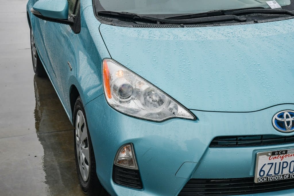 2013 Toyota Prius c  19