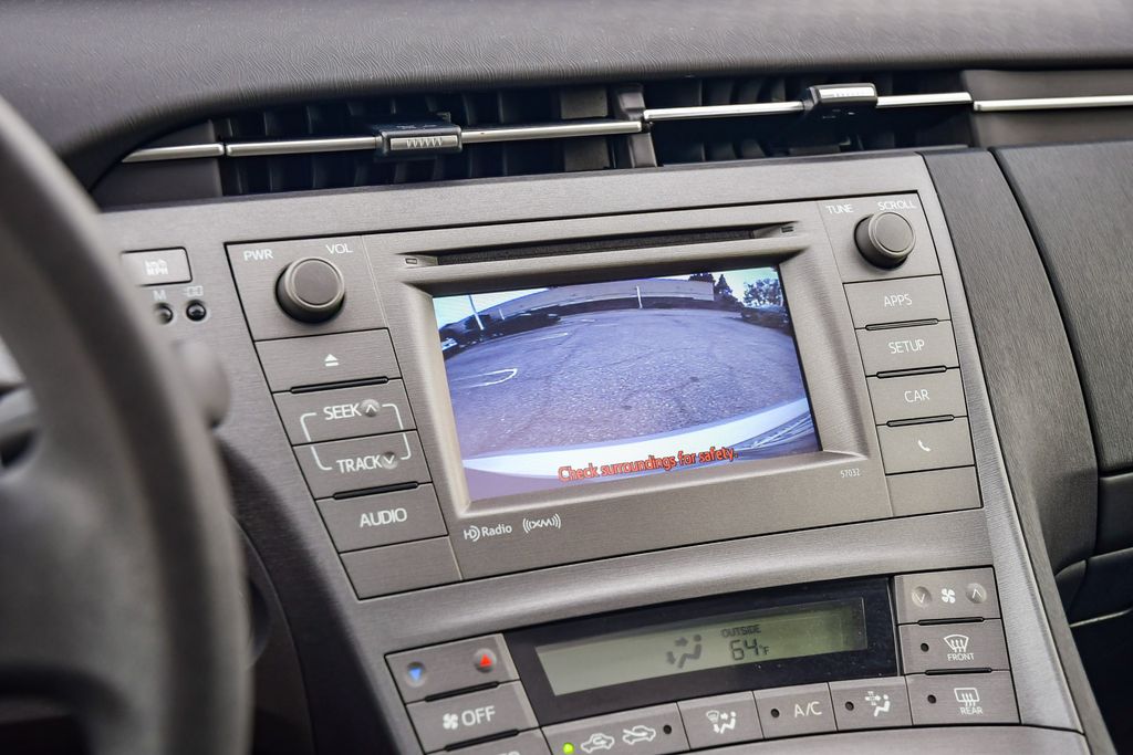 Thumbnail: 2013 Toyota Prius - 14