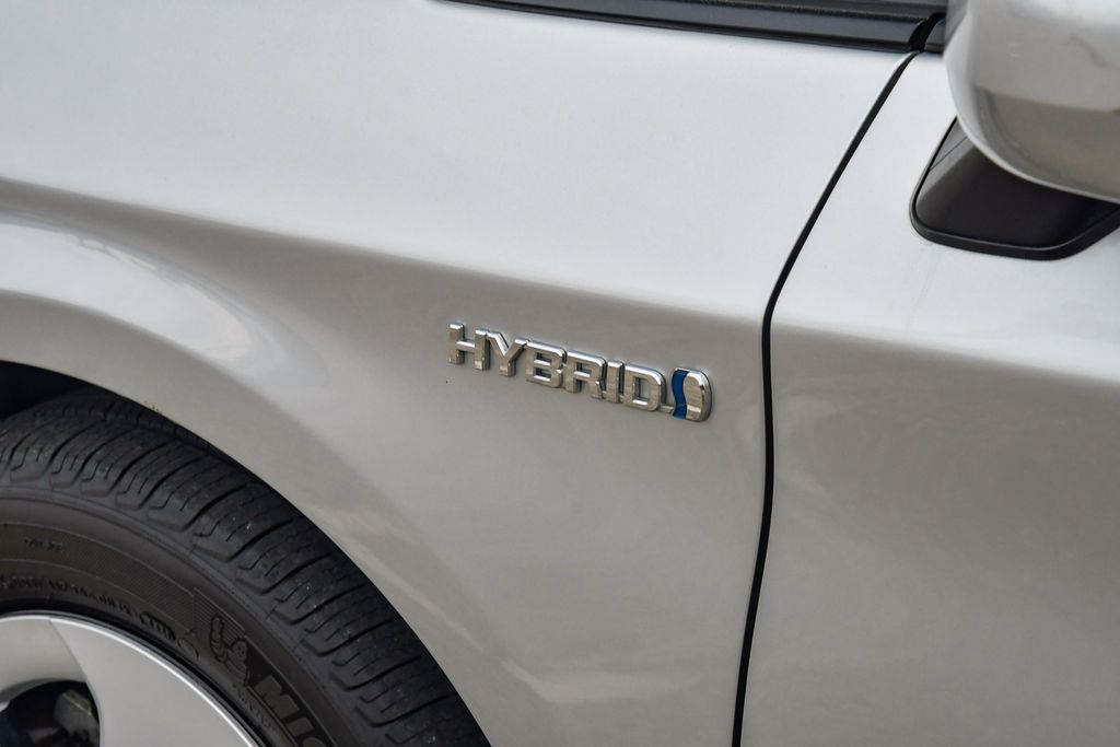 Thumbnail: 2013 Toyota Prius - 5