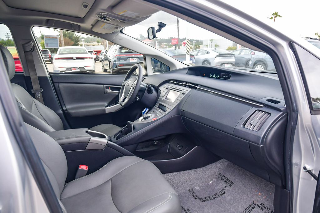 Thumbnail: 2013 Toyota Prius - 13