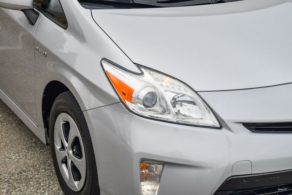 Thumbnail: 2013 Toyota Prius - 18
