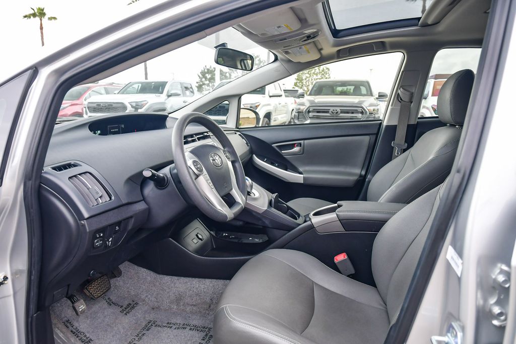 Thumbnail: 2013 Toyota Prius - 9