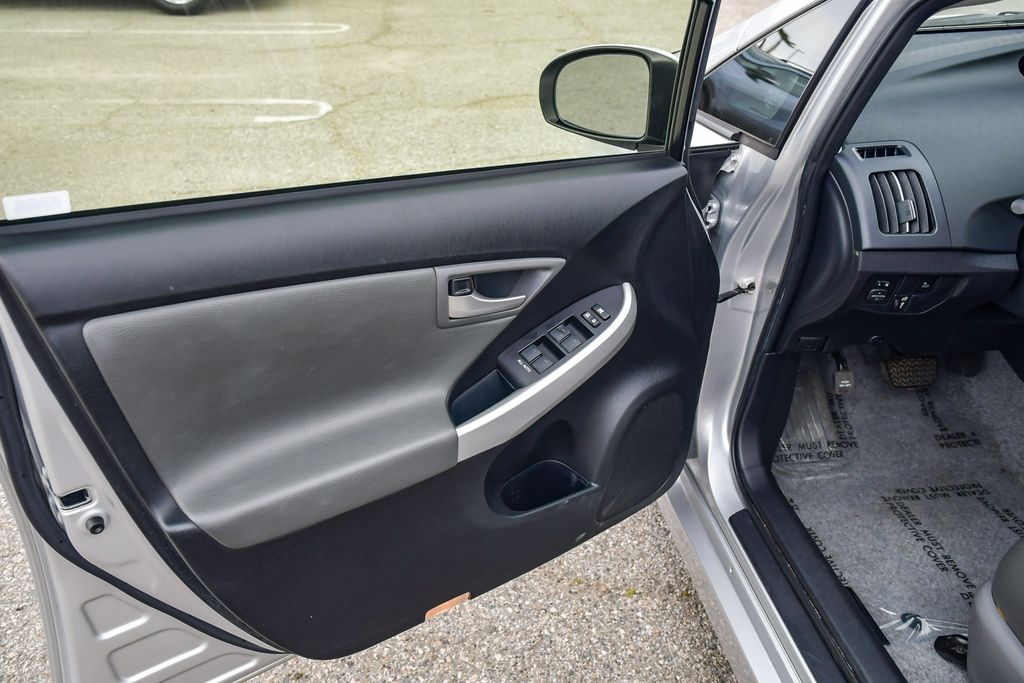 Thumbnail: 2013 Toyota Prius - 27