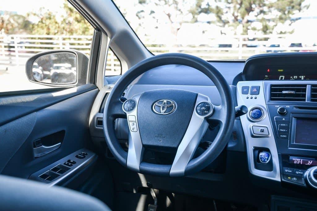 2014 Toyota Prius v Two 2